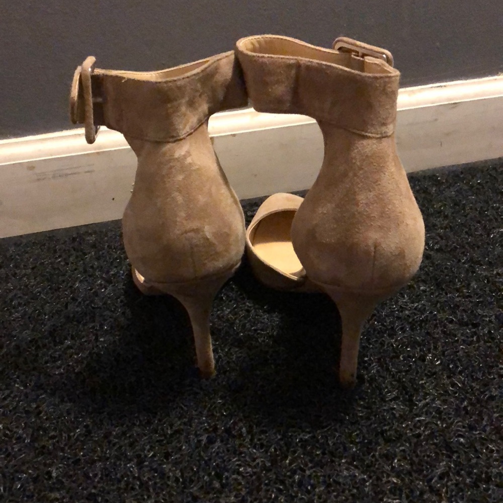Audrey Brooke suede ankle strap pointy toe heels - Picture 5 of 6